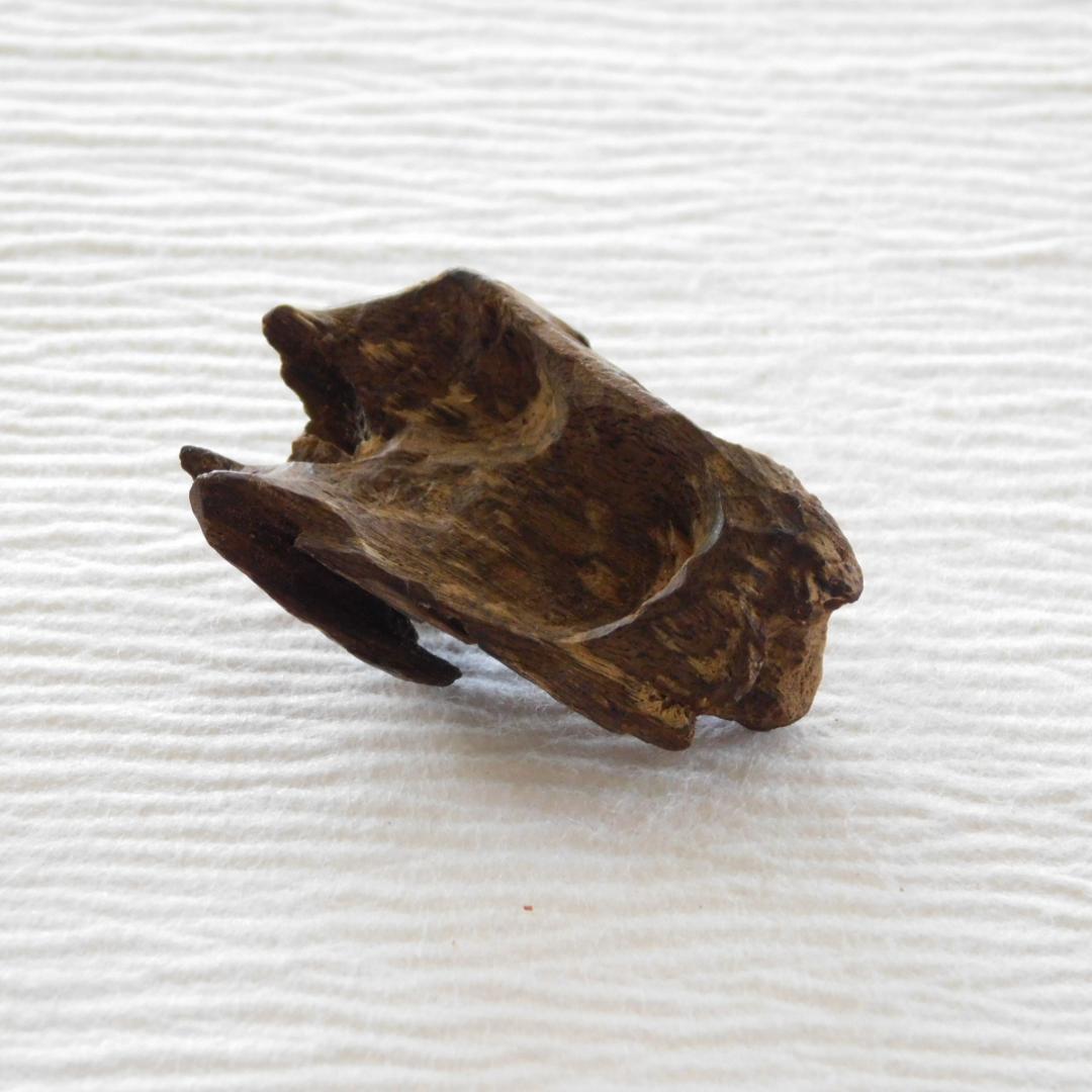 ◆ 「古渡暹羅 泥沈香」　約3.6g　ベトナム産　シャム沈香　　　◇ 香木　伽羅