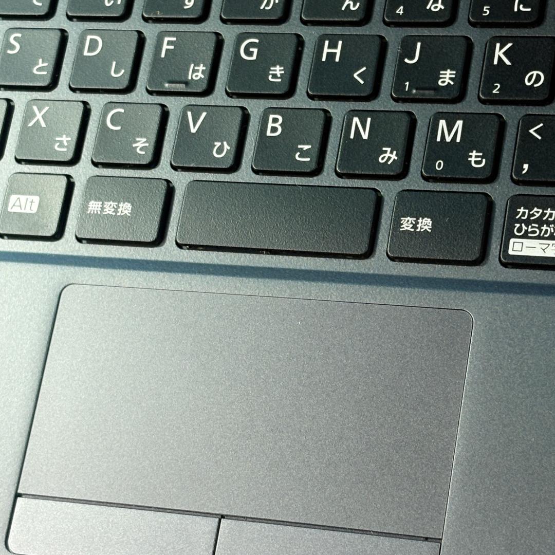 超薄型軽量！メモリ8GB★SSDで快速★指紋認証・Win11☆ノートパソコン