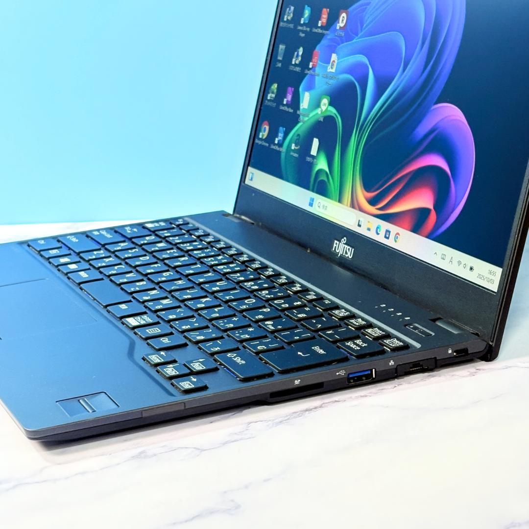 超薄型軽量！メモリ8GB★SSDで快速★指紋認証・Win11☆ノートパソコン