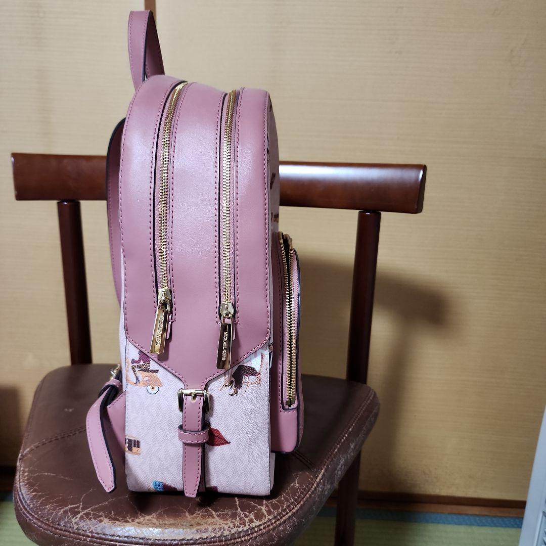 イラスト付きピンクリュック