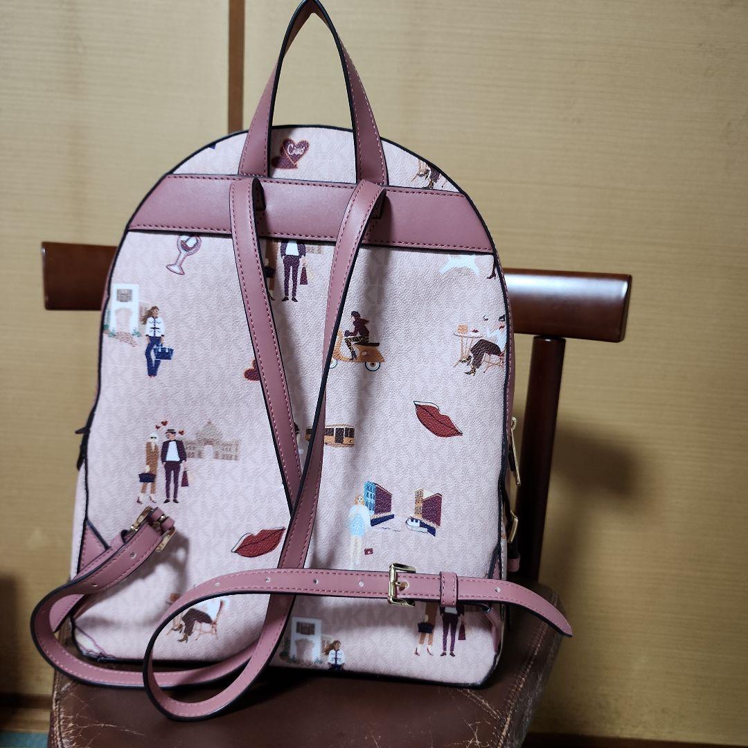 イラスト付きピンクリュック