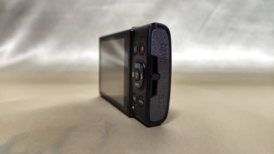 Canon IXY 650m 保護ガラス・専用ケース付き