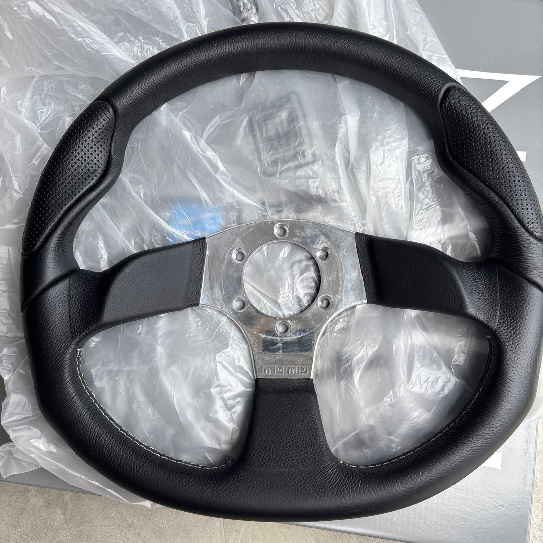 momo ステアリングホイール 35パイ