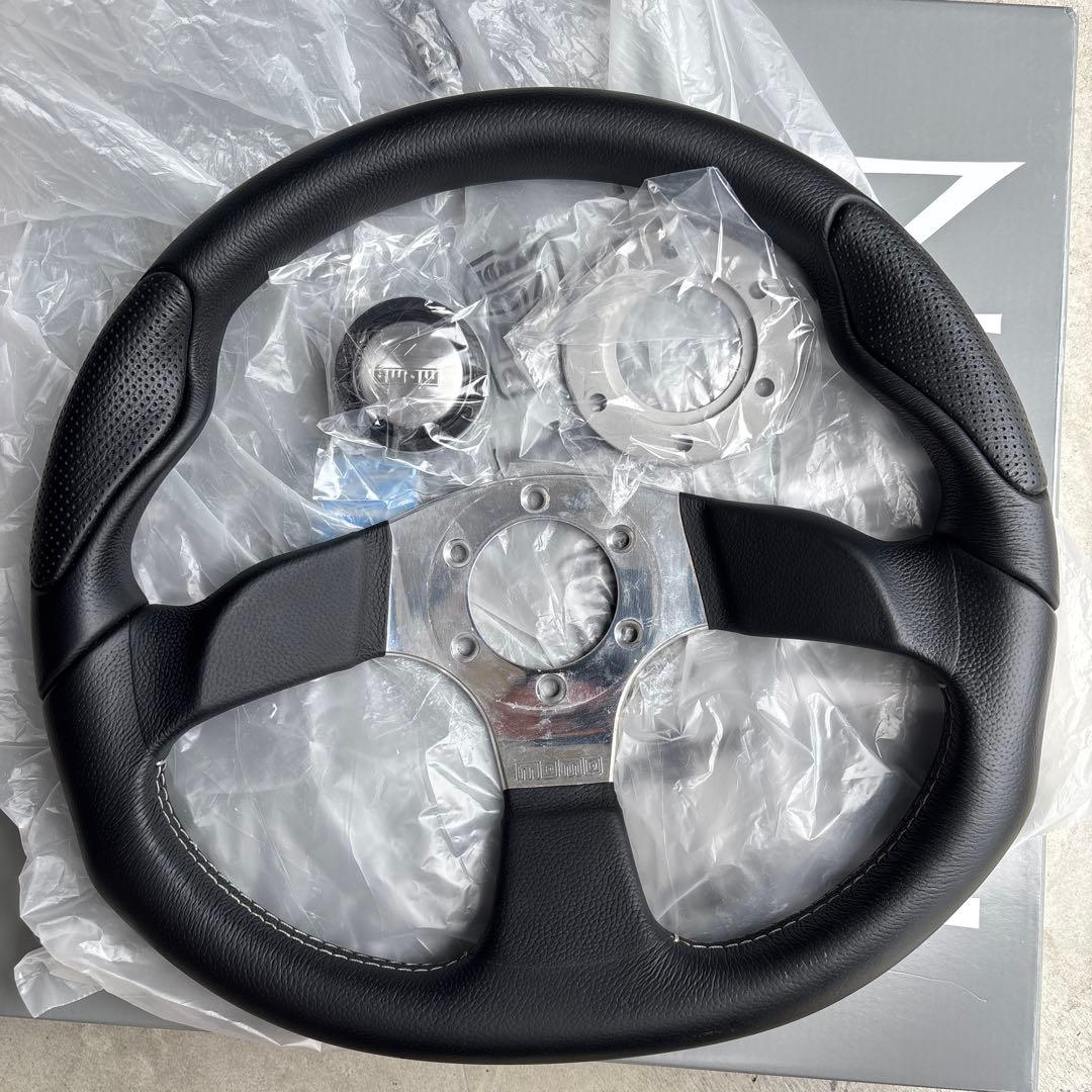 momo ステアリングホイール 35パイ