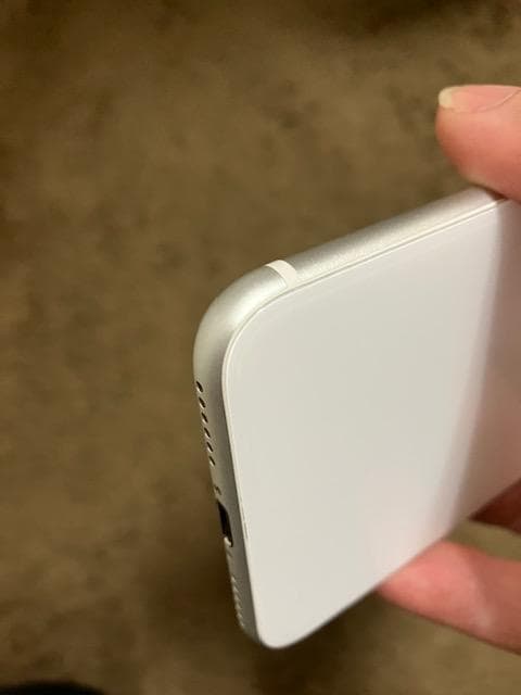 iPhone SE 第2世代　64GB ホワイト