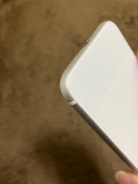 iPhone SE 第2世代　64GB ホワイト