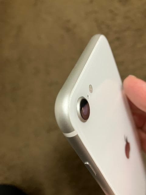 iPhone SE 第2世代　64GB ホワイト