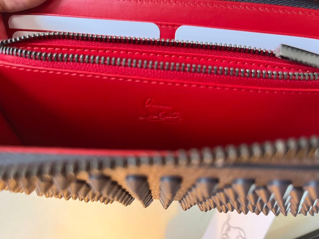 【新品11万】クリスチャンルブタン 長財布Christian louboutin