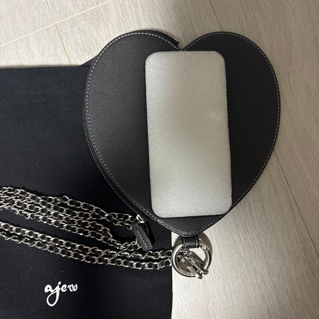 ほぼ新品！ajew ハートスマホスケース iPhone16 黒