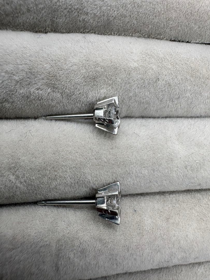 計0.66ct pt900刻印 一粒ダイヤモンドピアス　ペア