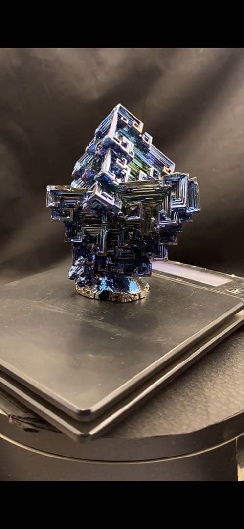 【ビスマス価格高騰！】神秘的なビスマス結晶 606g ケース付き