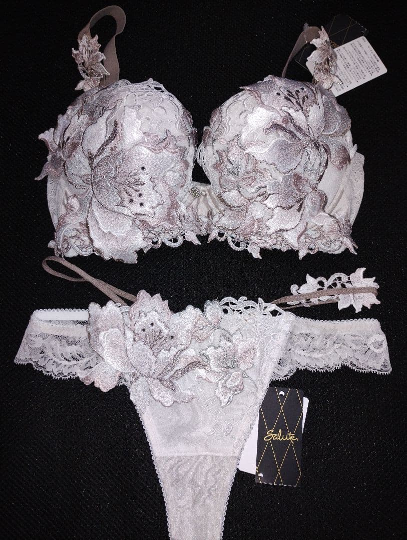 土日タイムセール　サルート04g　受注販売品　 F65/M