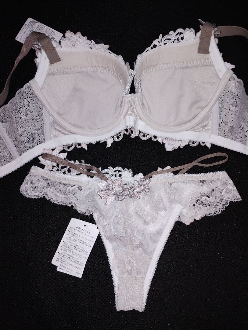 土日タイムセール　サルート04g　受注販売品　 F65/M