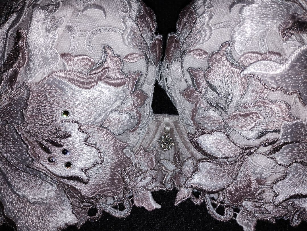 土日タイムセール　サルート04g　受注販売品　 F65/M