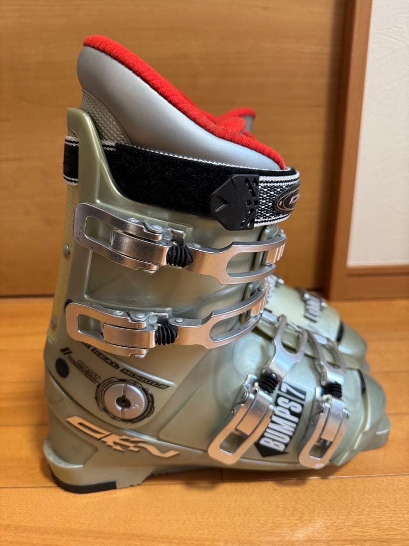スキーブーツ