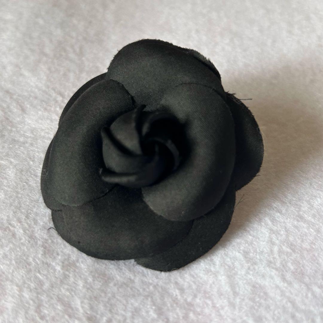 CHANEL ブラック カメリアブローチ 箱付き