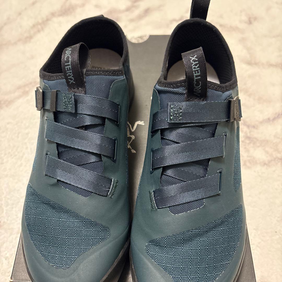 ARC'TERYX ARAKYS スニーカー