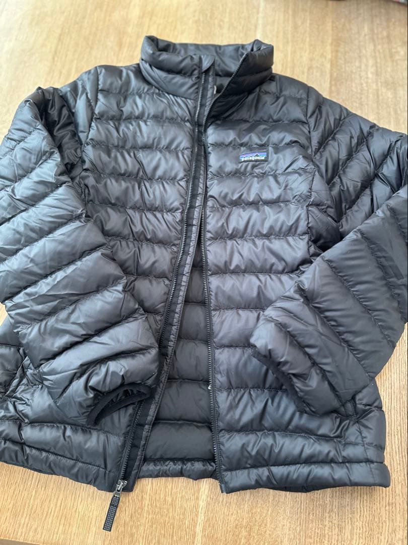 新品タグ付き　Patagonia ブラック ダウンジャケット　XXL