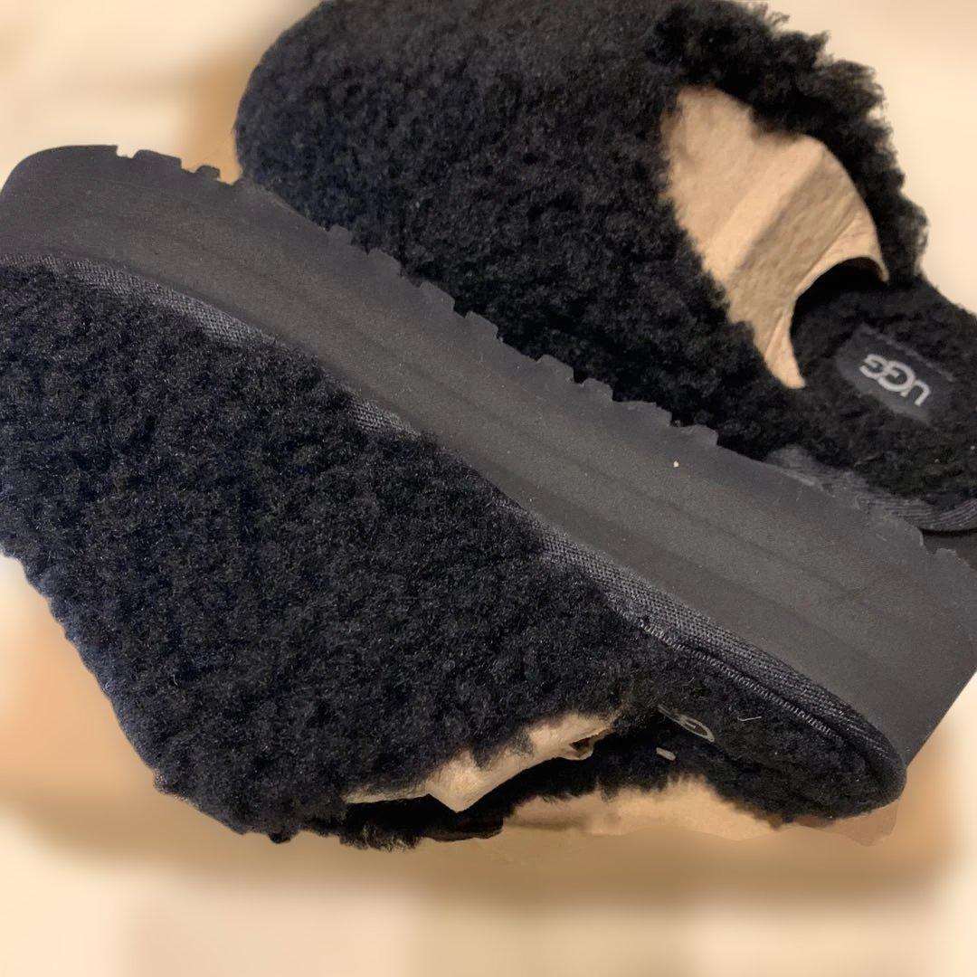 UGG ブラック ファースリッパ　23cm