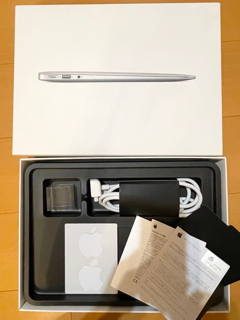 Apple MacBook Air 2015、 13インチ シルバー