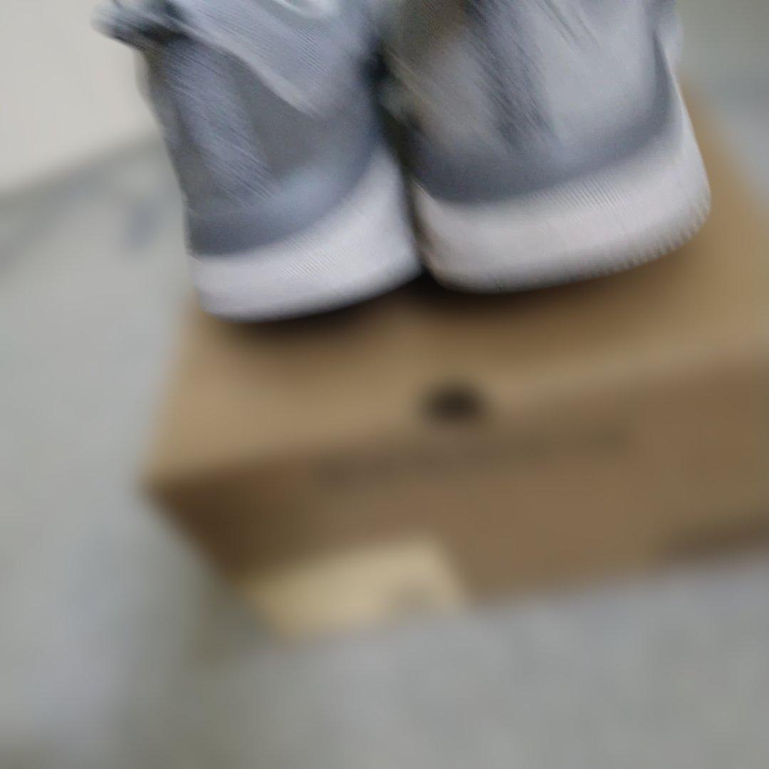 KEEN グレー スニーカー