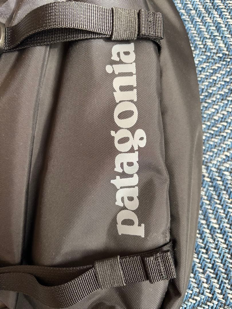 新品未使用！パタゴニア　ボディバッグ DAYPACKS ブラック 8L