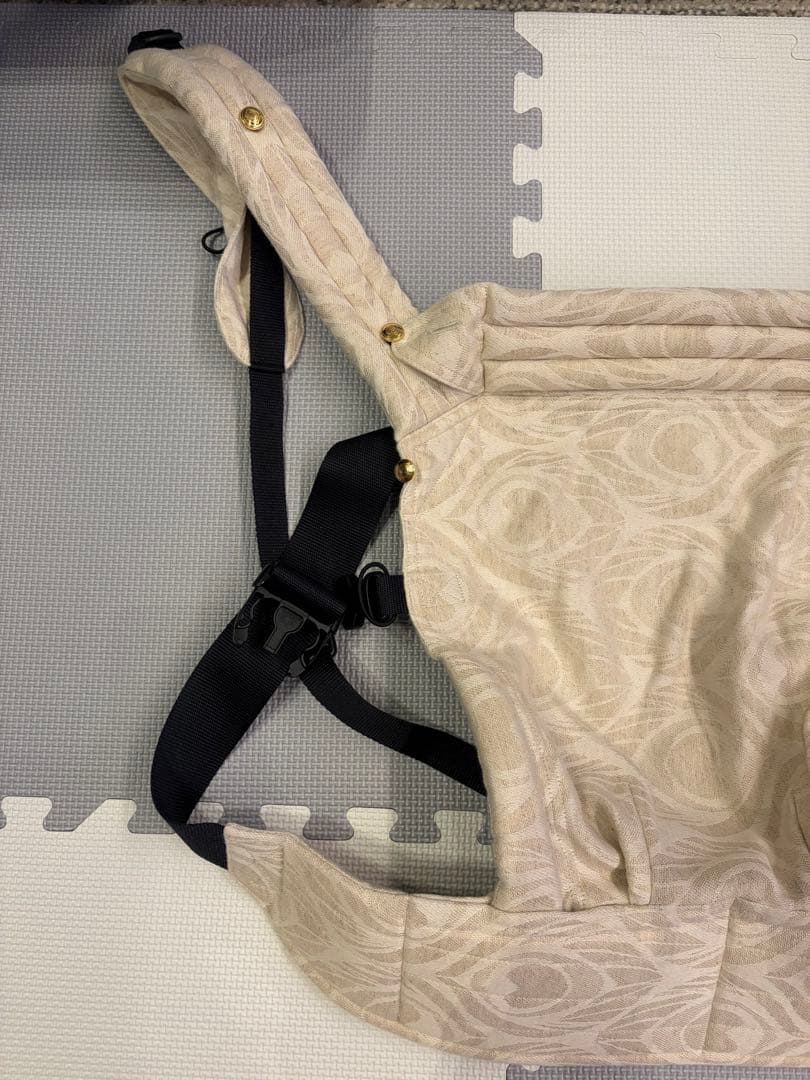 今週発送不可の為限定値下げ　アーティポッペ　artipoppe 抱っこ紐