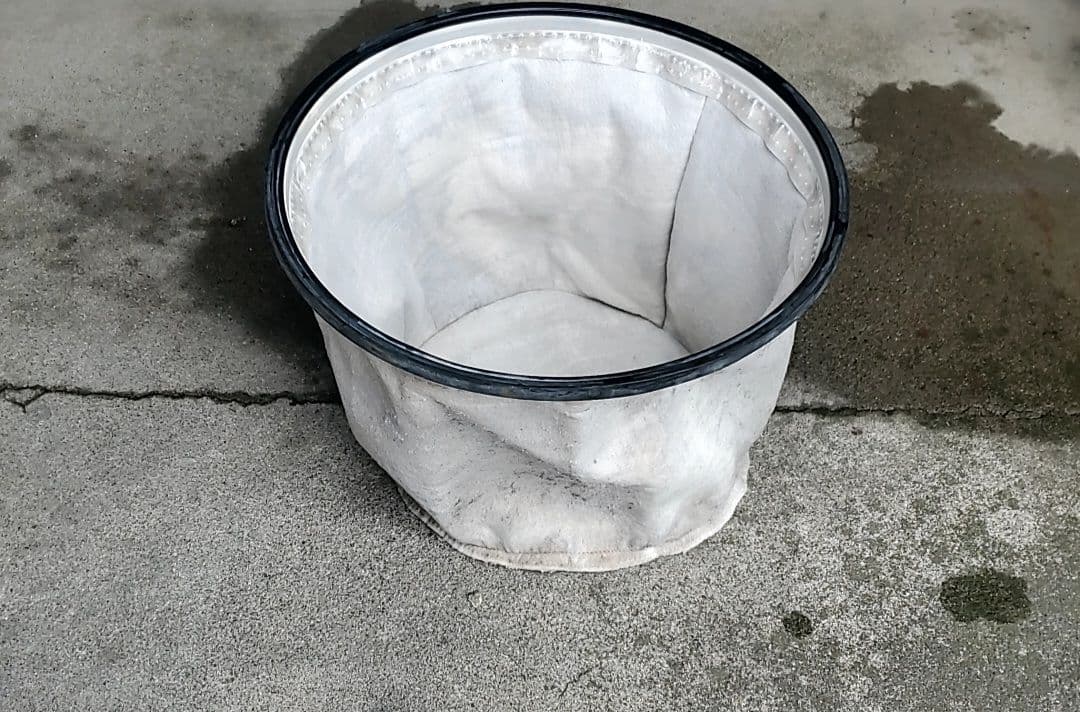 マキタ490乾、湿両用掃除機