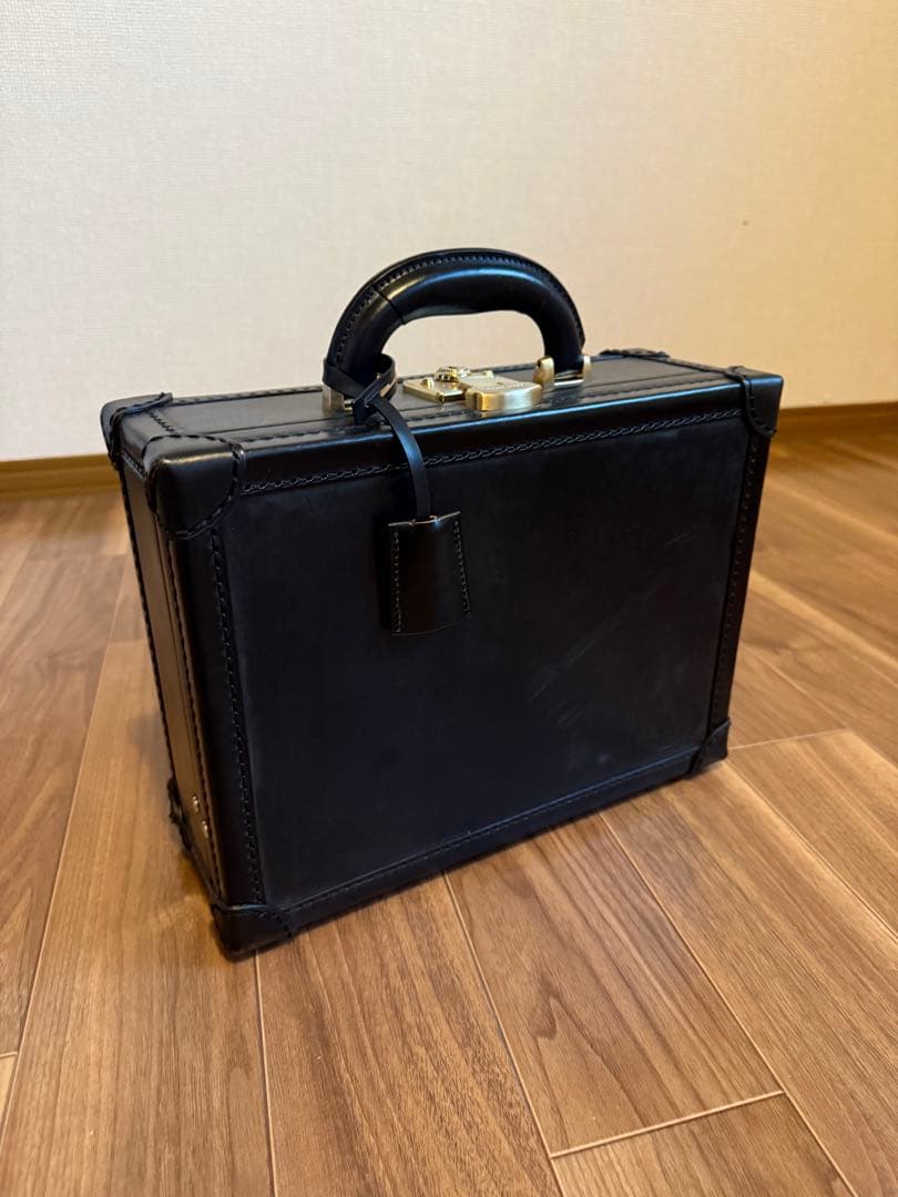 ブライドル・ロイヤルレガッタ ココマイスター　アタッシュケース