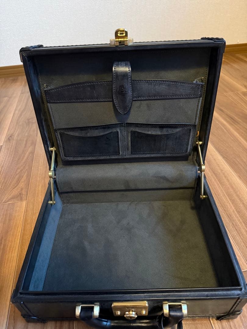 ブライドル・ロイヤルレガッタ ココマイスター　アタッシュケース