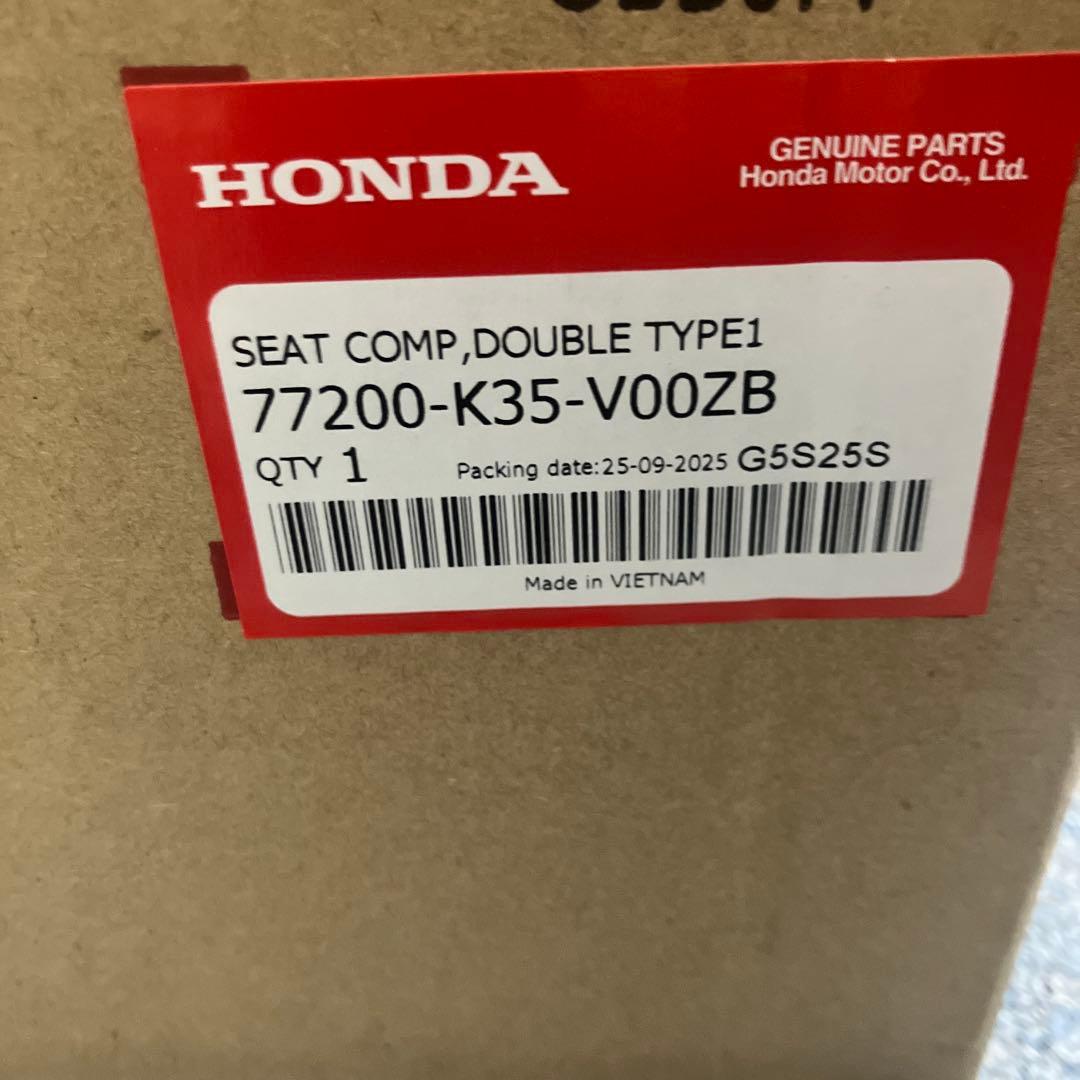 新品　ホンダ純正シート　PCX125 （JF56）PCX150（KF18）