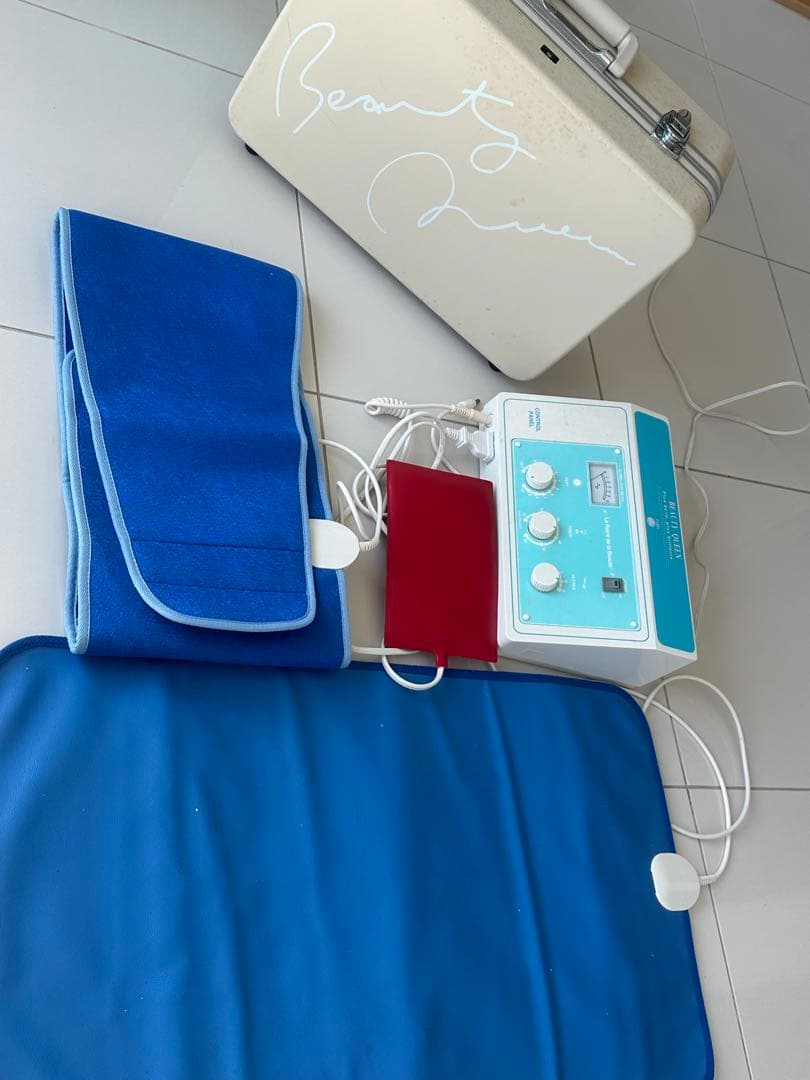 定価24万円　高周波　痩身マシン　ビューティークイーン