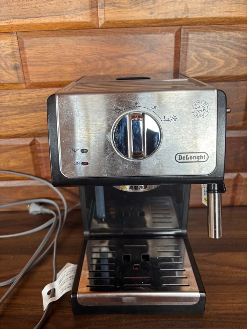 DeLonghi エスプレッソマシン ブラック&シルバー/ECP3220J-BK