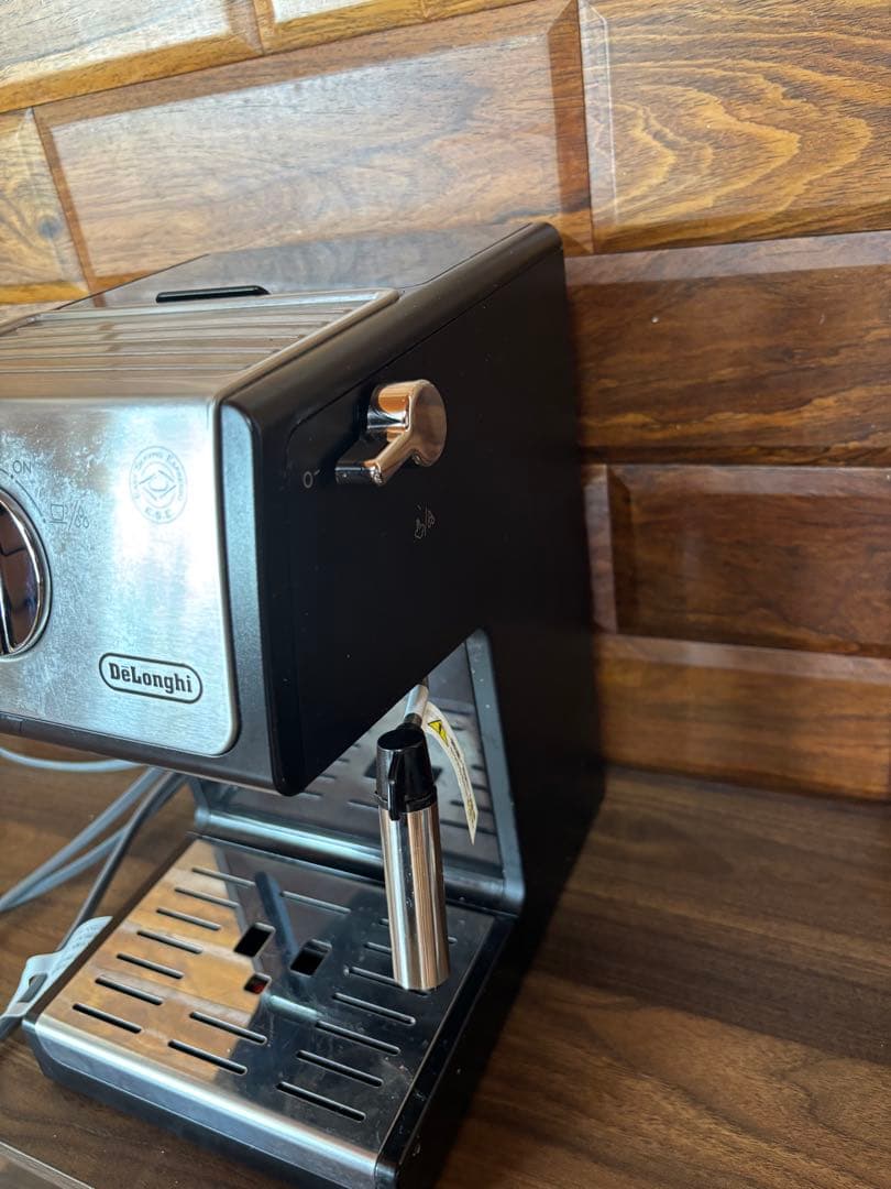 DeLonghi エスプレッソマシン ブラック&シルバー/ECP3220J-BK