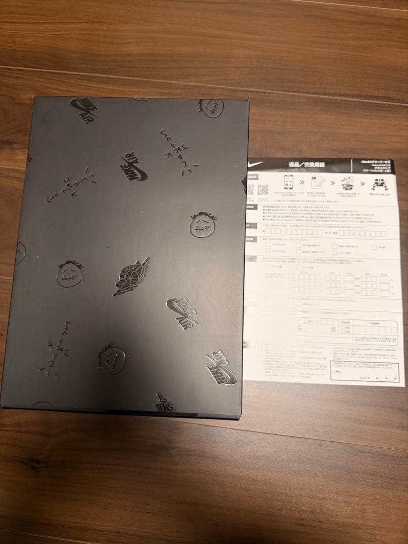 靴 Travis Scott Nike Air Jordan 1 Low OG