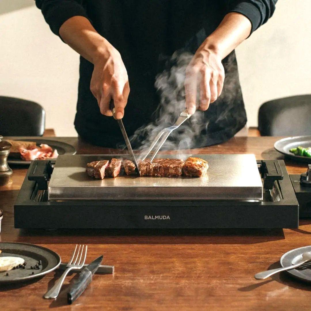 【新品未使用】ホットプレート（BALMUDA The Plate Pro）