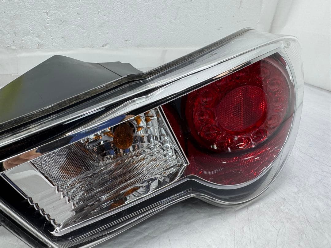トヨタ 86 ハチロク ZN6 BRZ ZC6 純正 テールライト 左右セット