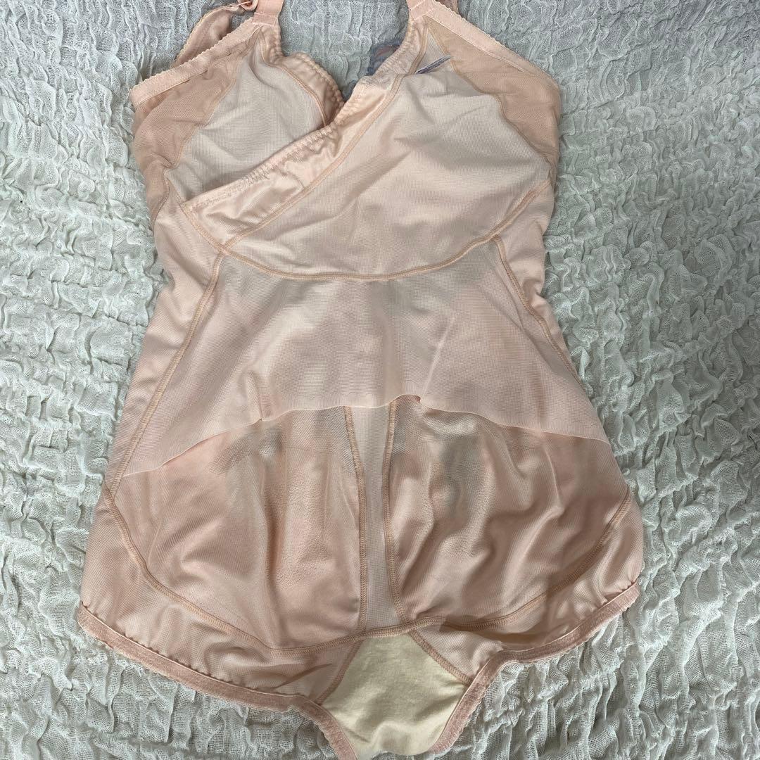 マルコ 補正下着 カーヴィシャス　カレス ピンク ボディスーツ C80LL