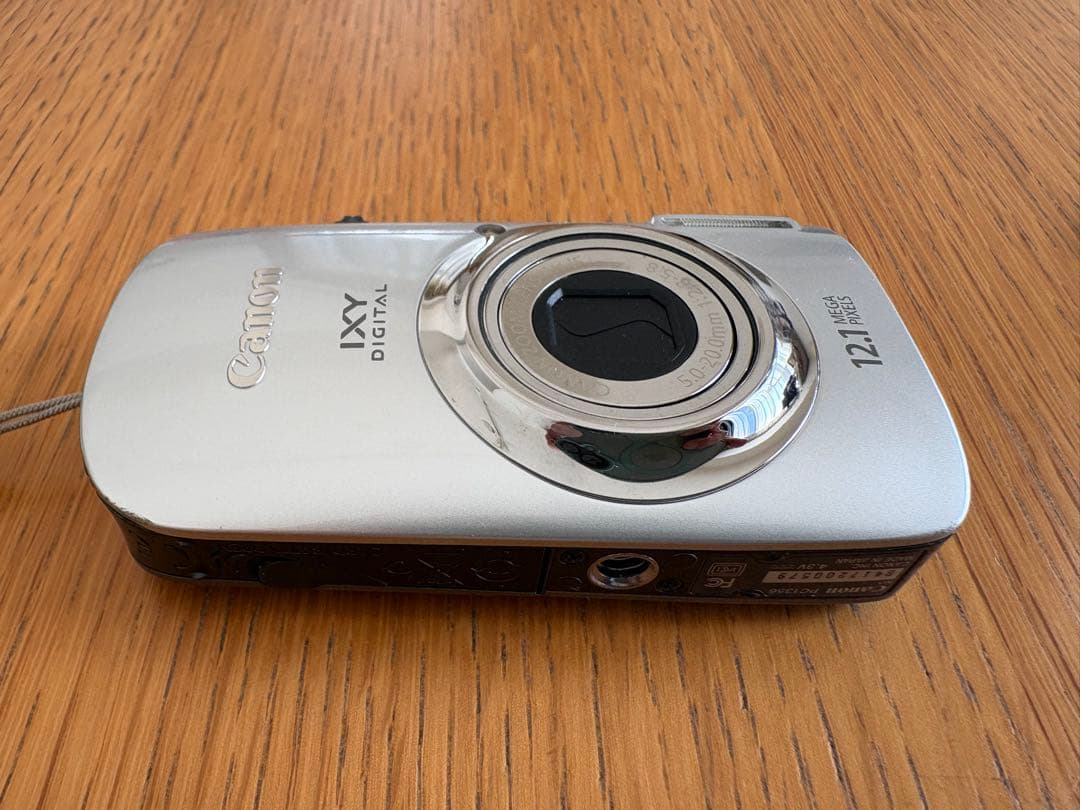 Canon IXY DIGITAL 510 IS 本体と付属品