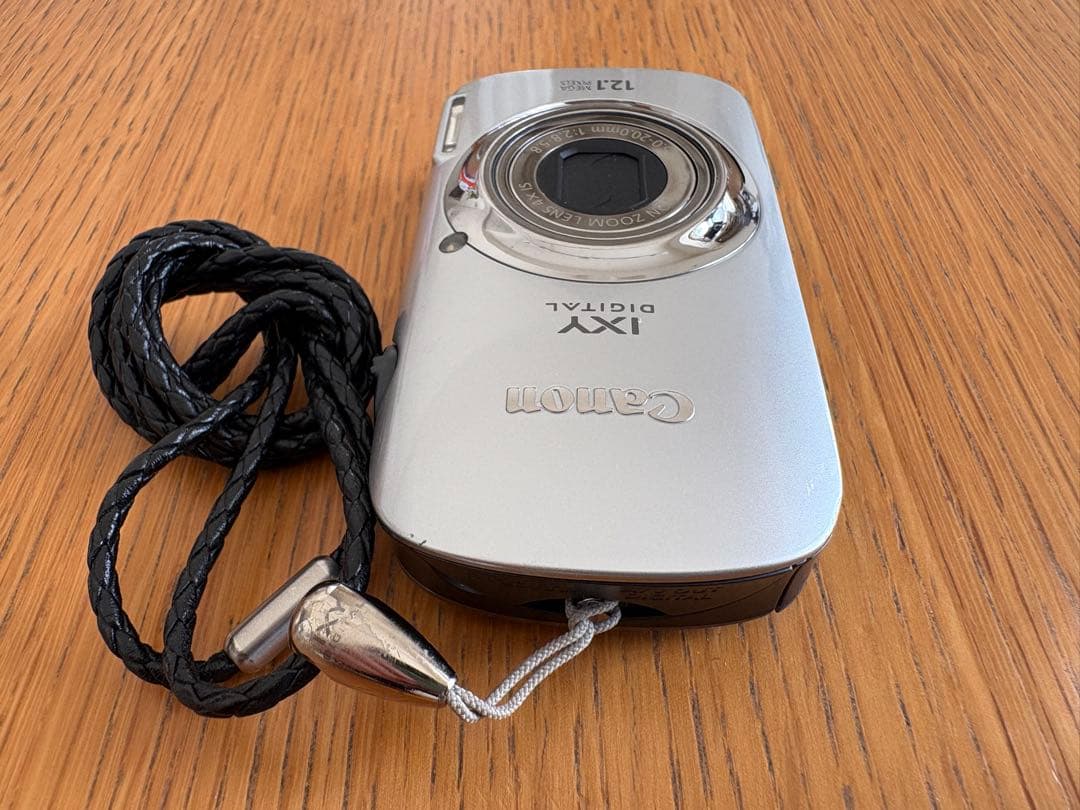 Canon IXY DIGITAL 510 IS 本体と付属品