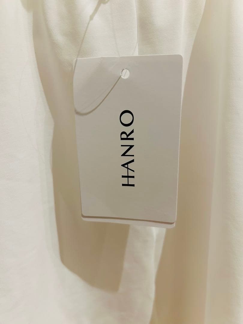 【新品未使用・タグ付】HANRO(ハンロ)カップ付きキャミソール ALLURE