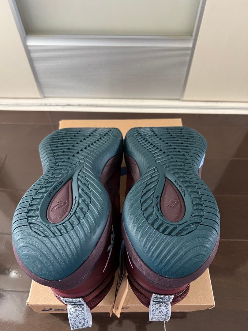 シューズ(男性用) asics NOVA SURGE 3