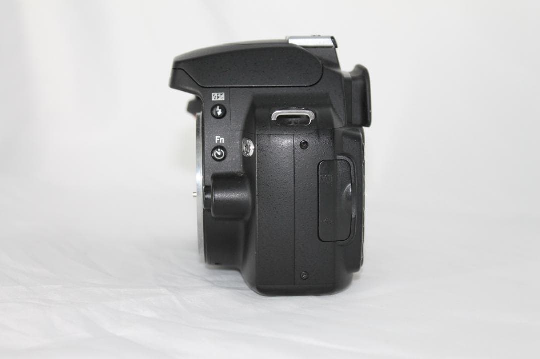 手ぶれ補正✨ Nikon D60 一眼レフ レンズセット 充電器付　デジカメ