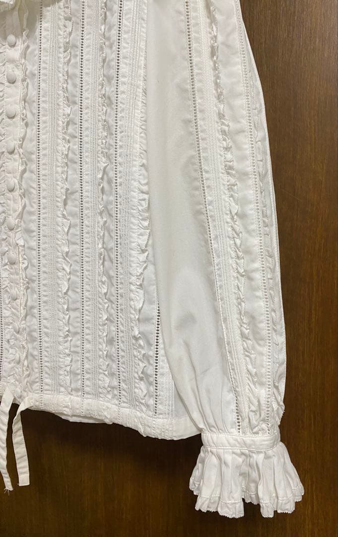 ピンクハウス　ピンタックとピコフリルたっぷりのブラウス