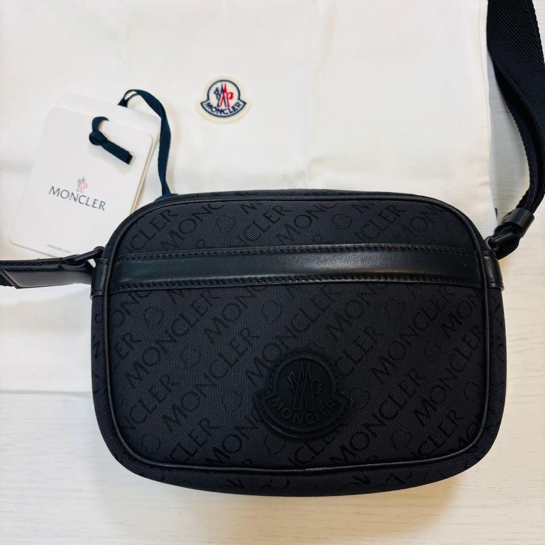 モンクレール　クロスボディバッグ ショルダーバッグ　MONCLER