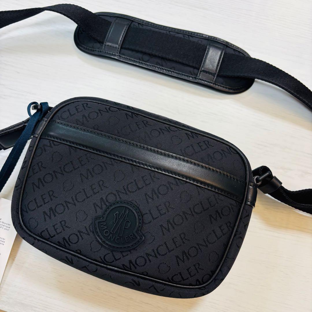 モンクレール　クロスボディバッグ ショルダーバッグ　MONCLER