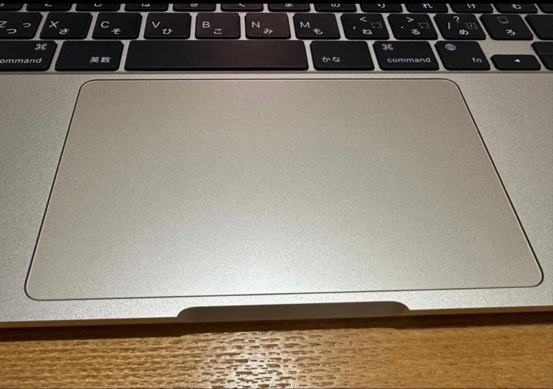 MacBookAir M2 13インチ 8GB/256GB 箱付　スターライト