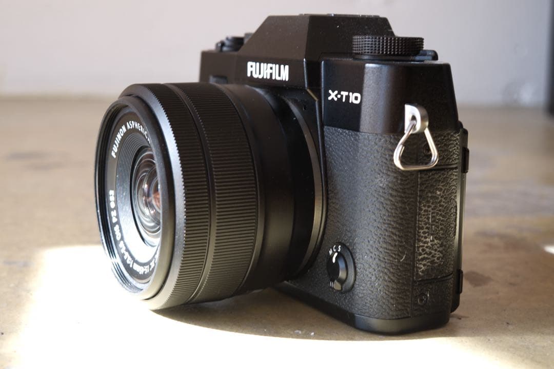 FUJIFILM X-T10 ミラーレス一眼 本体のみ　充電器追加しました