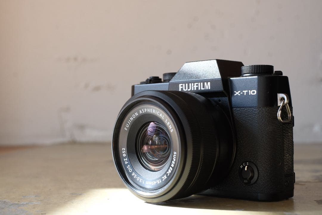 FUJIFILM X-T10 ミラーレス一眼 本体のみ　充電器追加しました