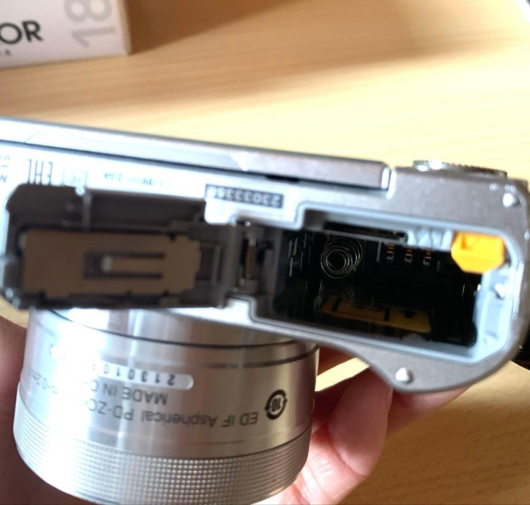 NikonJ5ミラーレスダブルレンズ付きシルバー